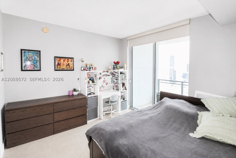 Condo for sale at The Ivy 3212