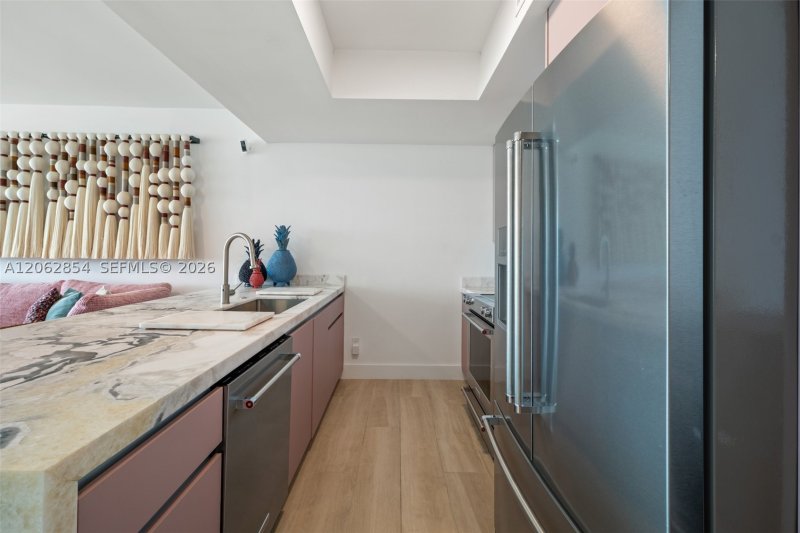 Comprar apartamento en Marina Blue 2009