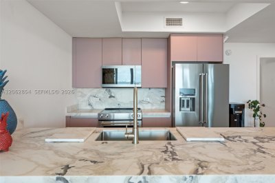 Comprar apartamento en Marina Blue 2009