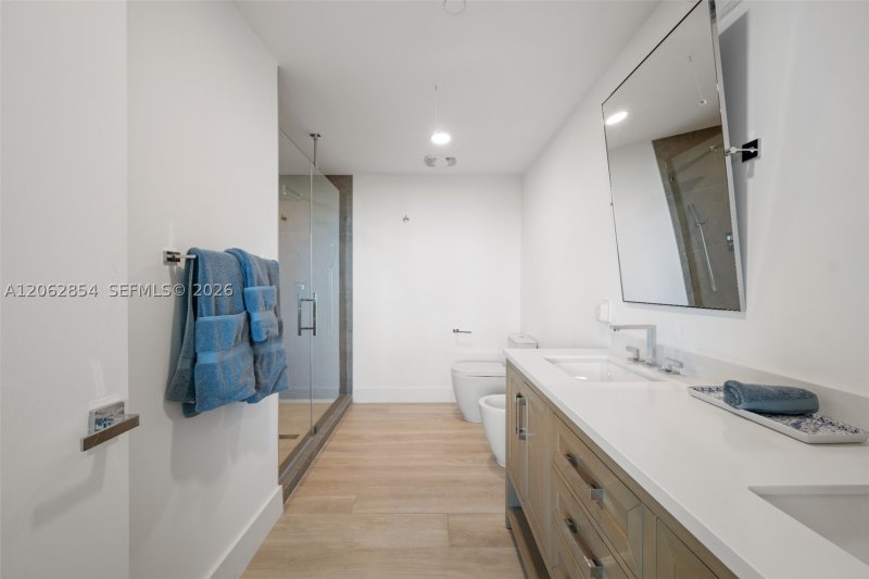 Comprar apartamento en Marina Blue 2009