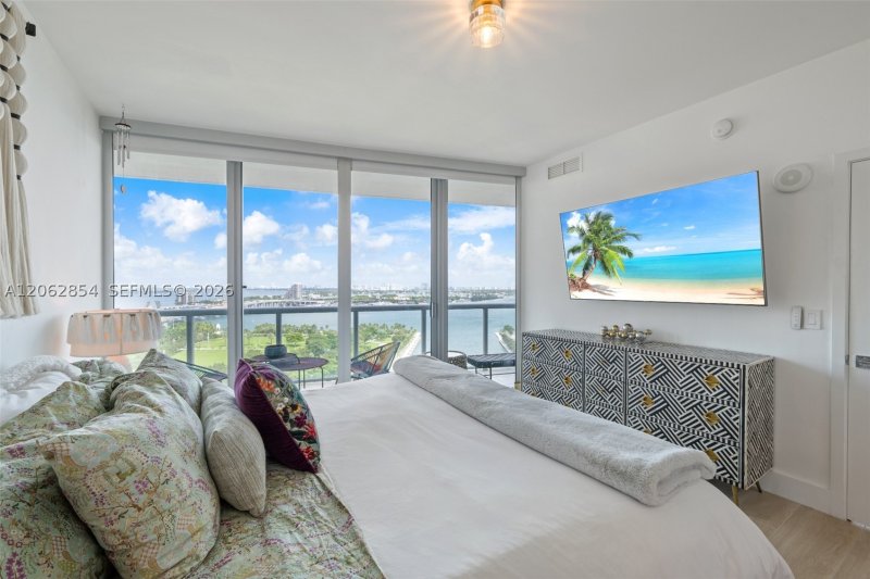Comprar apartamento en Marina Blue 2009