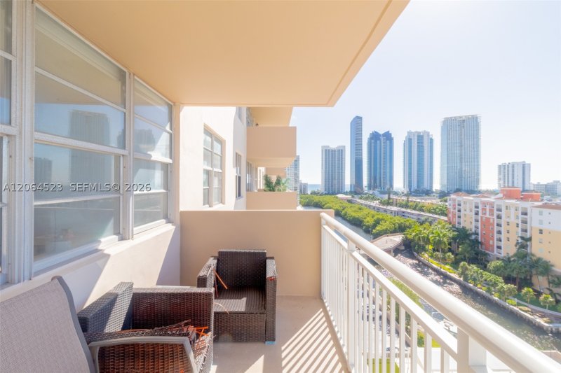Condo for sale at Winston Towers 1201