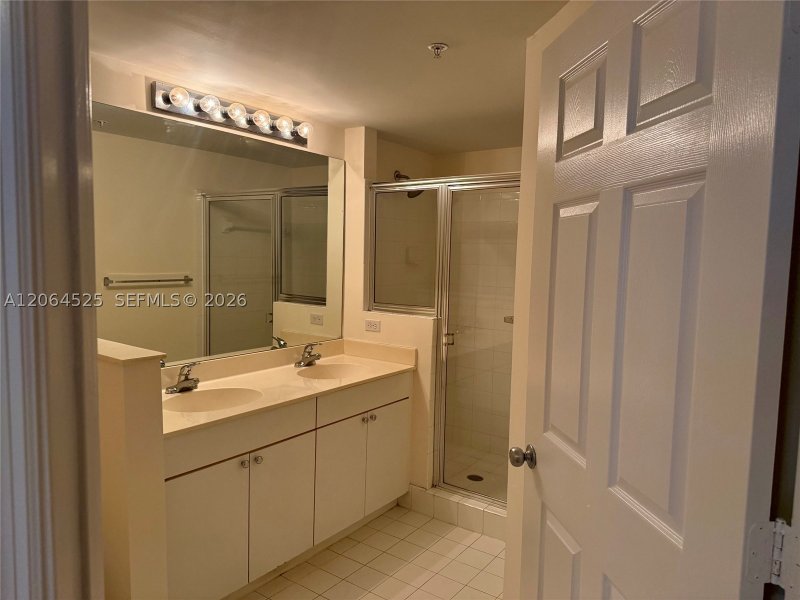 Apartment for rent at Porto Bellagio 1318