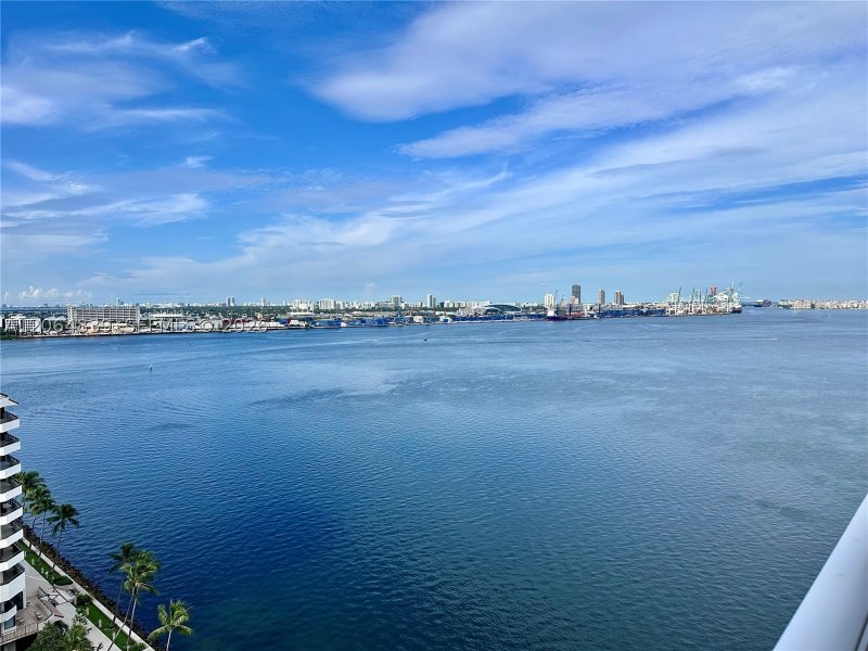 Apartment for rent at Isola Brickell Key 1911