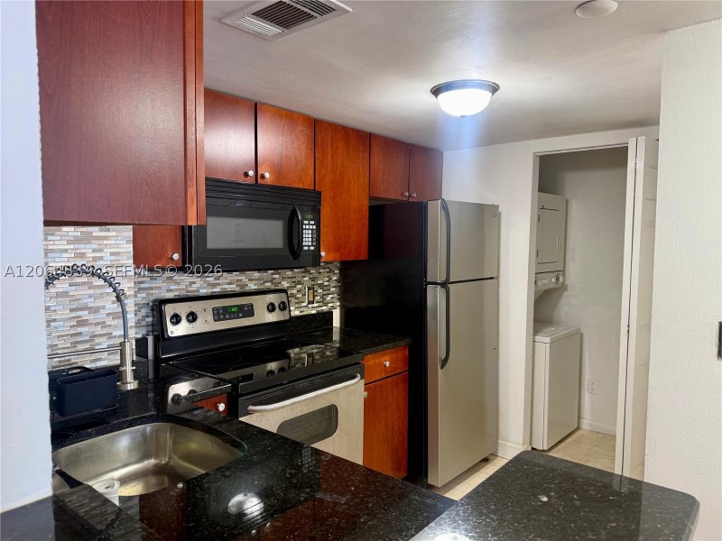 Apartment for rent at Isola Brickell Key 1911