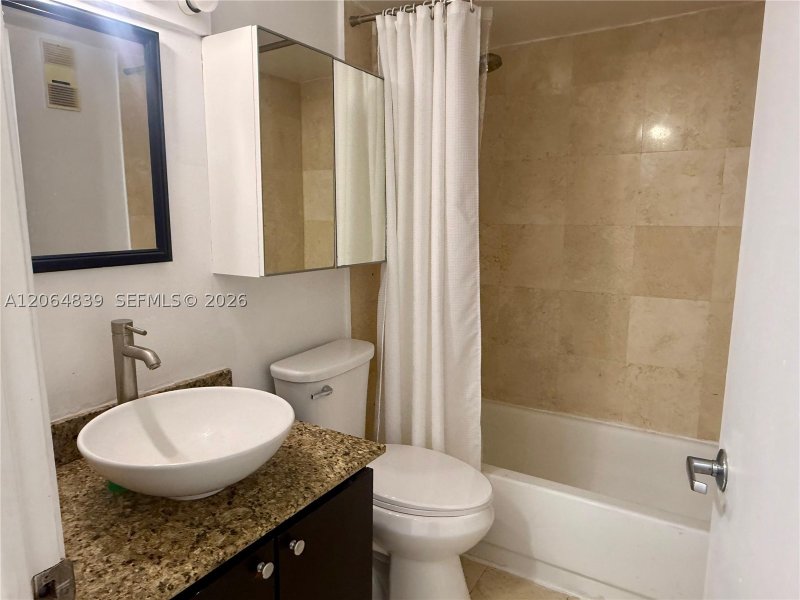 Apartment for rent at Isola Brickell Key 1911