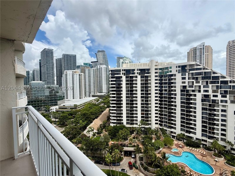 Apartment for rent at Isola Brickell Key 1911