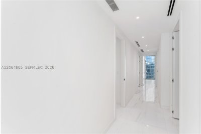 Comprar apartamento no Aston Martin Residences 3507