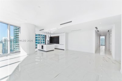 Comprar apartamento no Aston Martin Residences 3507
