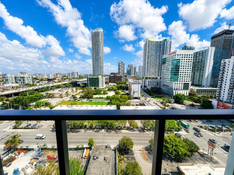 Apartment for rent at Smart Brickell Residences 1504