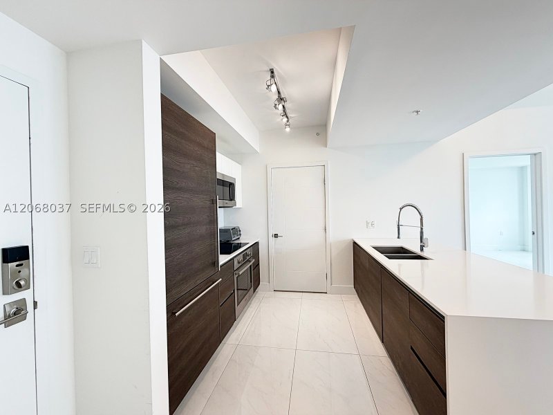 Condo for sale at Merrick Manor 609