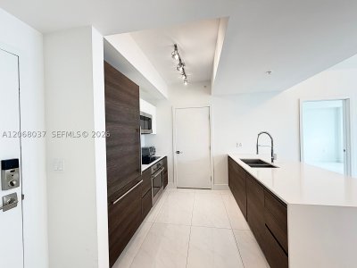 Comprar apartamento en Merrick Manor 609