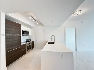 Comprar apartamento en Merrick Manor 609