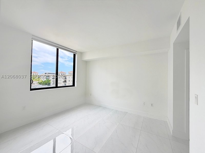 Condo for sale at Merrick Manor 609