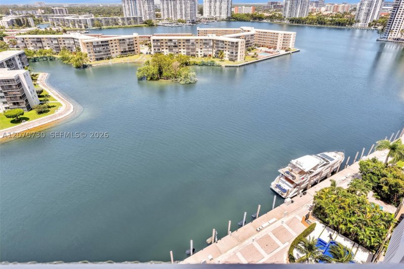 Comprar apartamento en 1000 Williams Island 1710