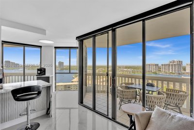 Comprar apartamento en 1000 Williams Island 1710
