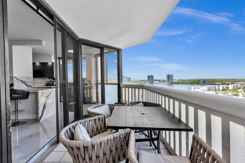 Comprar apartamento en 1000 Williams Island 1710