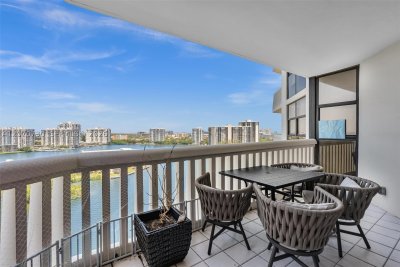 Comprar apartamento en 1000 Williams Island 1710