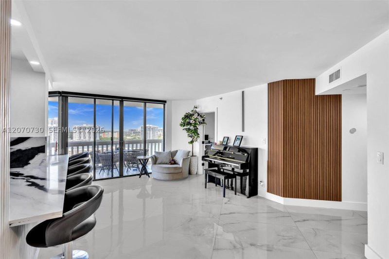 Comprar apartamento en 1000 Williams Island 1710