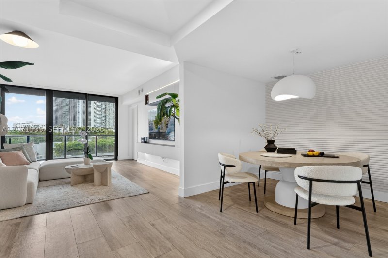 Condo for sale at Hyde Midtown L305