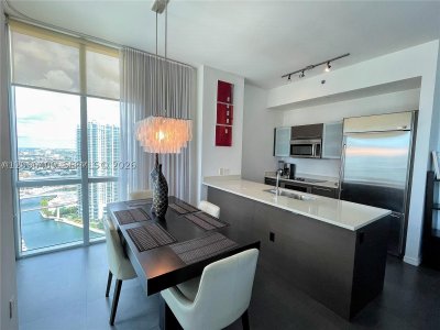 Comprar apartamento en 500 Brickell West Tower 4102