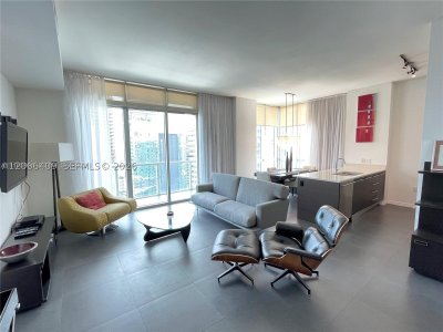 Comprar apartamento en 500 Brickell West Tower 4102