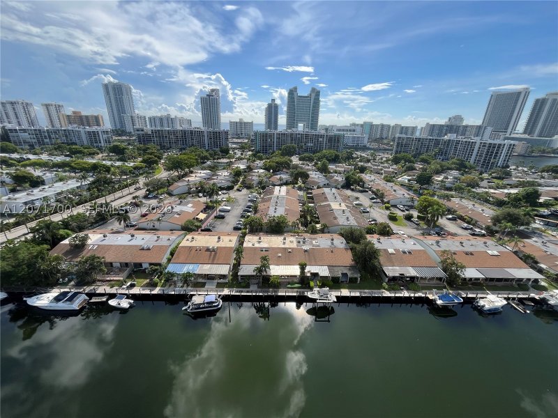 Apartment for rent at Olympus Condo 1705