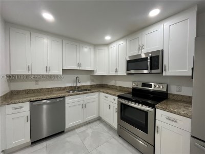 Aluguel de apartamento no Olympus Condo 1705
