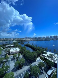 Comprar apartamento no Marina Palms Yacht Club 1402