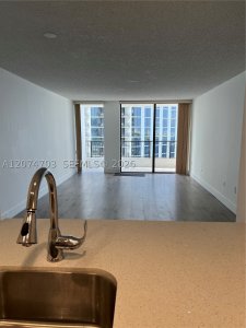 Aluguel de apartamento no The Venetia 24E