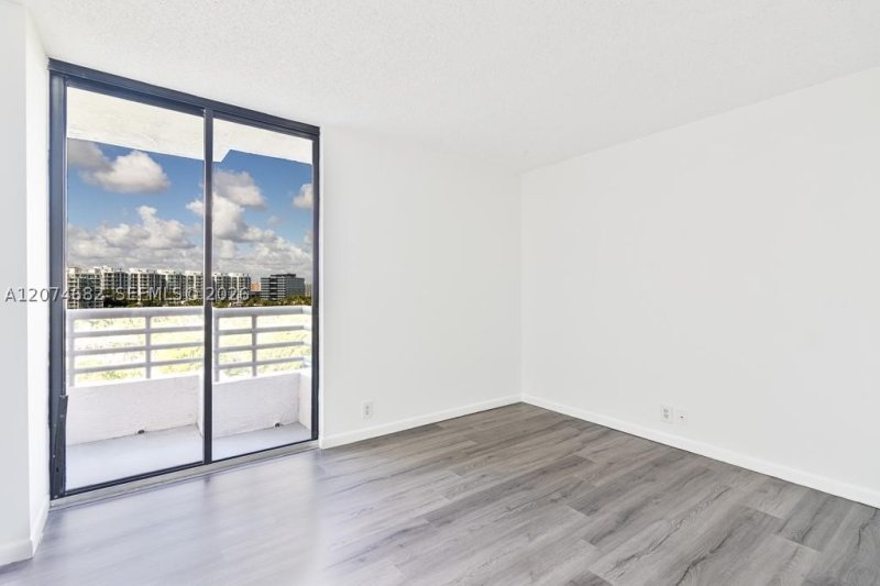 Alquiler de apartamento en Parc Central Aventura 502