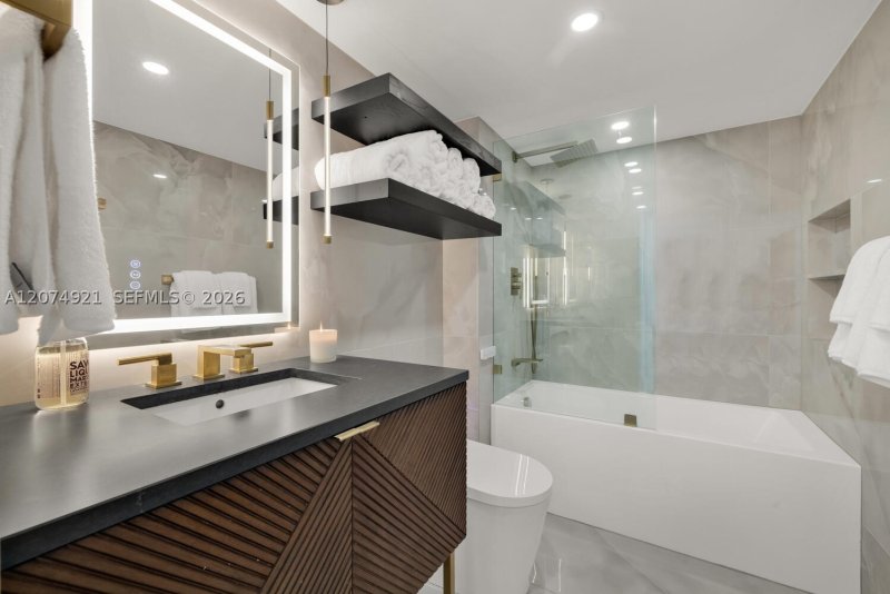 Apartment for rent at Yacht Club at Portofino 2207