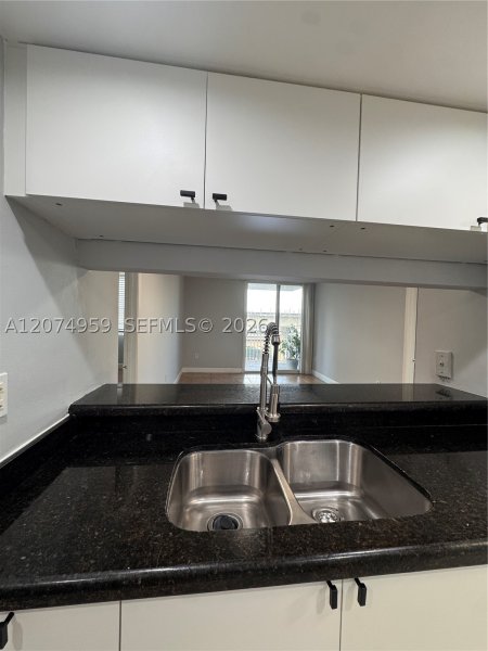 Aluguel de apartamento no Madison Miami W-506