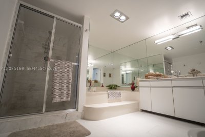 Comprar apartamento en Nine Island Avenue 1806