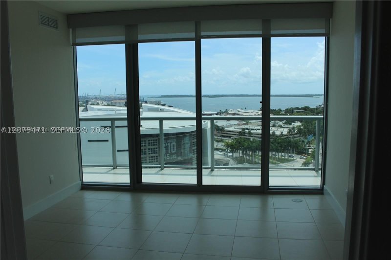 Apartment for rent at Marina Blue 1806