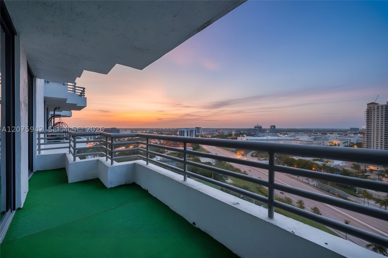 Comprar apartamento en Parc Central Aventura LP03