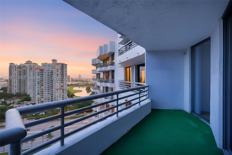 Comprar apartamento en Parc Central Aventura LP03