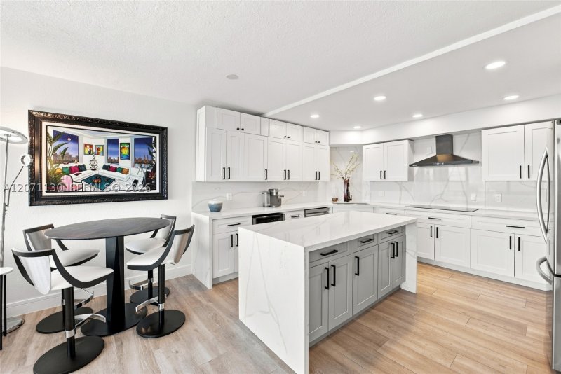 Condo for sale at Royal Ambassador 1710