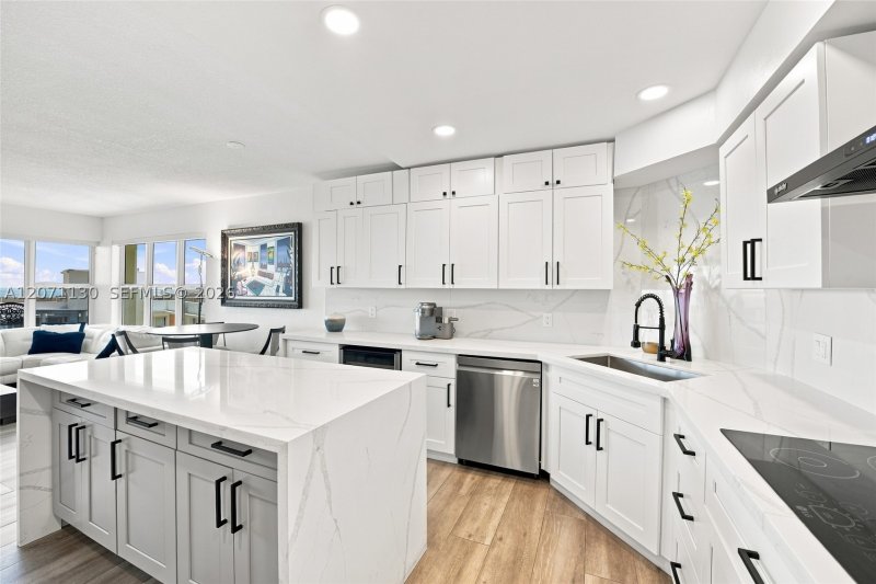 Condo for sale at Royal Ambassador 1710