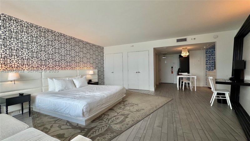 Condo for sale at Mondrian 1108