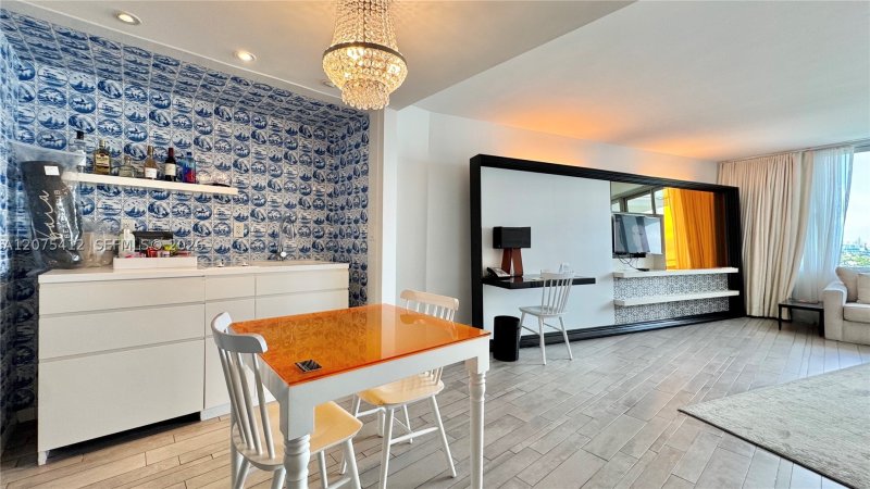 Condo for sale at Mondrian 1108