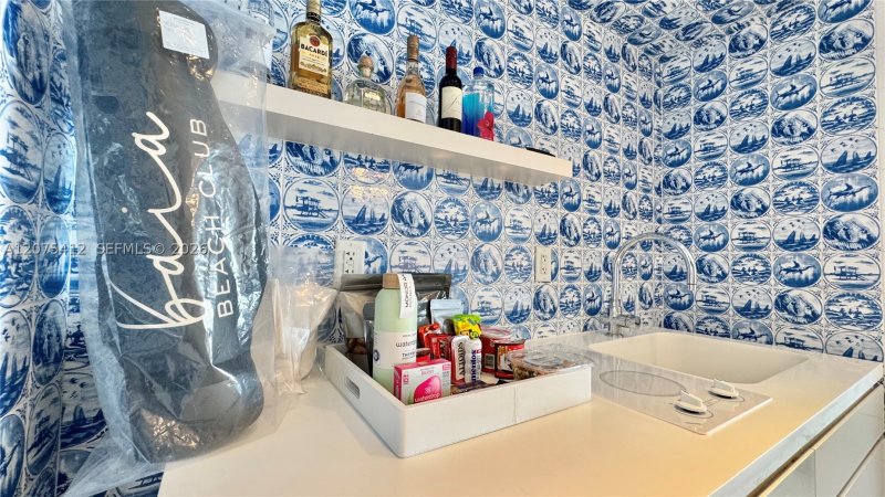 Condo for sale at Mondrian 1108