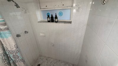 Aluguel de apartamento no Bayshore Yacht Tennis Club 107