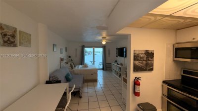 Aluguel de apartamento no Bayshore Yacht Tennis Club 107