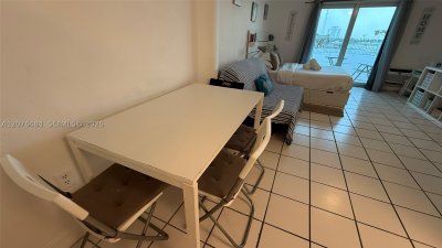 Aluguel de apartamento no Bayshore Yacht Tennis Club 107