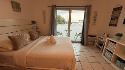 Aluguel de apartamento no Bayshore Yacht Tennis Club 107