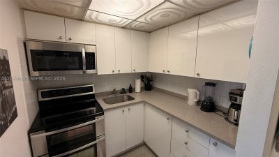 Aluguel de apartamento no Bayshore Yacht Tennis Club 107