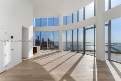 Comprar apartamento en Una Residences at Brickell UPH01