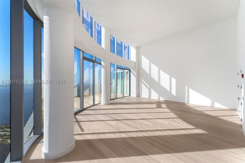 Comprar apartamento en Una Residences at Brickell UPH01