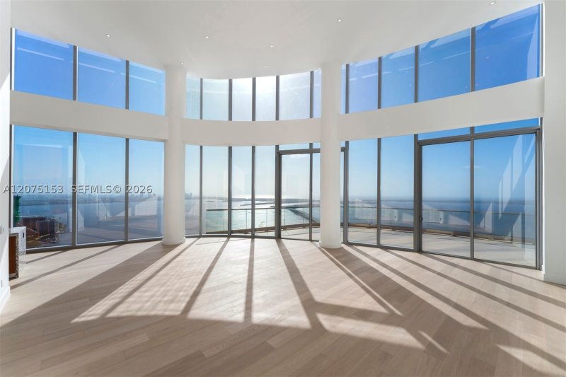 Comprar apartamento en Una Residences at Brickell UPH01